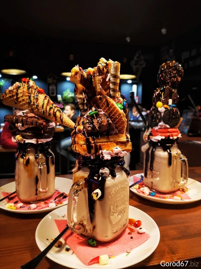 Милк шейк хот дог кафе смоленск. Кафе hot dog смоленск. Хот дог смоленск. Хот дог кафе меню. Хот дог кафе на гагарина смоленск.