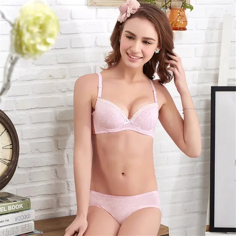 Youngest lingerie. Девочки в Нижнем белье. Подросковое нижнее бельё. Тинейджеры в Нижнем белье. Белье для девочек.