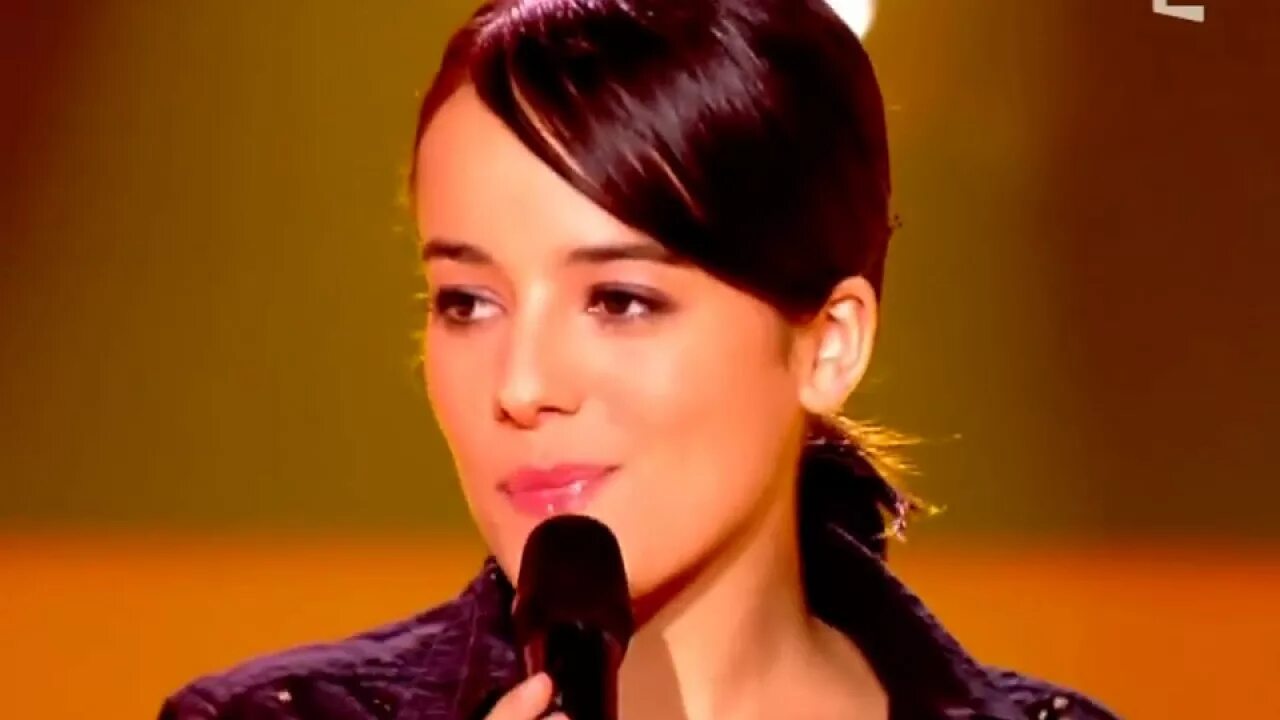 Alizee Бонита. Alizee Исла Бонита. Madonna & Alizee. La Isla Bonita Alizee год.