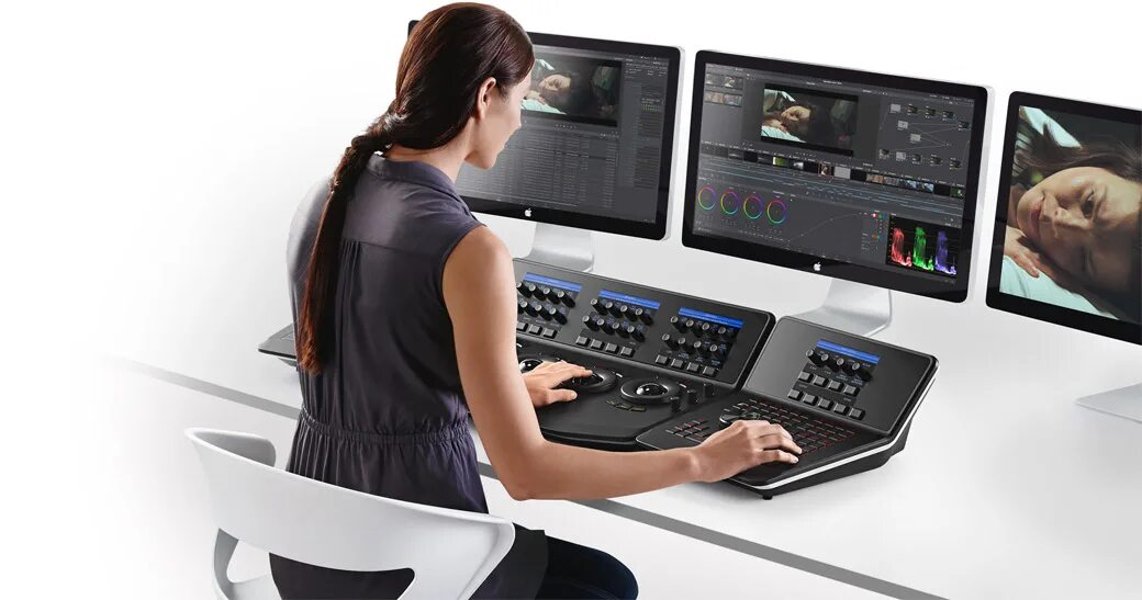 Blackmagic design davinci resolve. Видеомонтажер davinci resolve. пульт для да винчи резолв. профессия видеомонтажер.