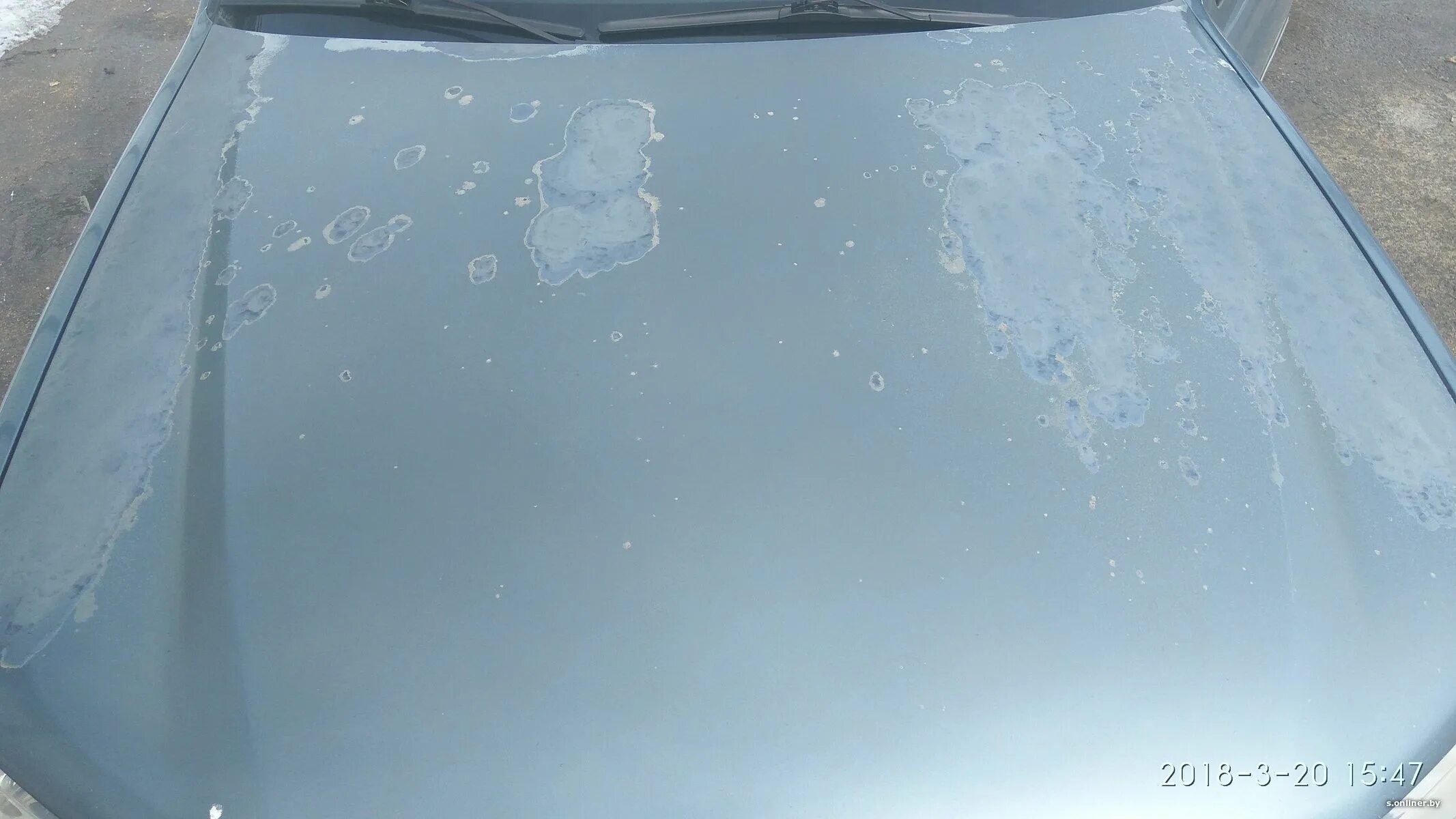 Полез лак на авто. Облупился лак на капоте. слез лак с капота. слез лак на машине. слезает краска с капота.