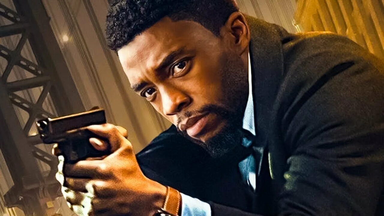 Мост 21. 21 мост фильм 2019. чедвик боузман 21 мост. боевик мост 2019. 21 мост фильм постер.