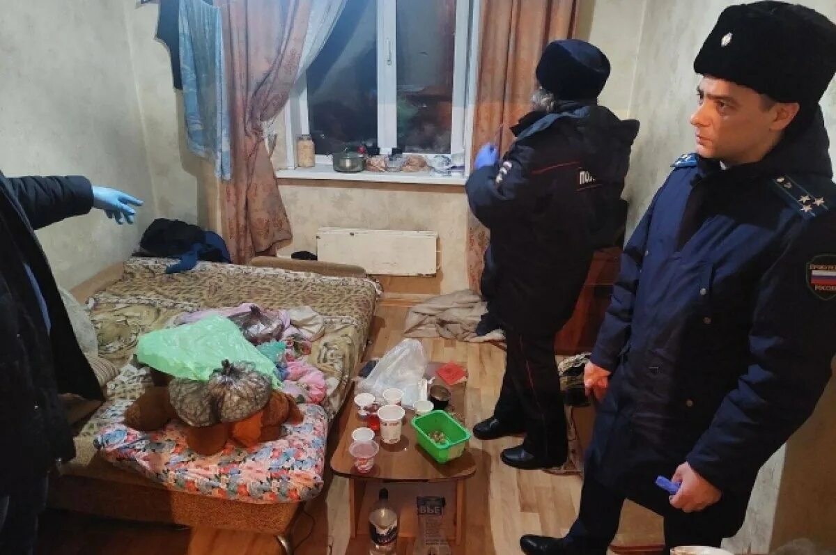 Прокурор Томска Патлаев. Квартира полиция. Полицейские работа фото.