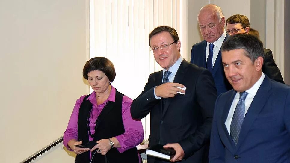 Дмитрий игоревич азаров дочь полина. Жена азарова самара. Жена азарова самара. Дочь губернатора азарова. Жена азарова самара.