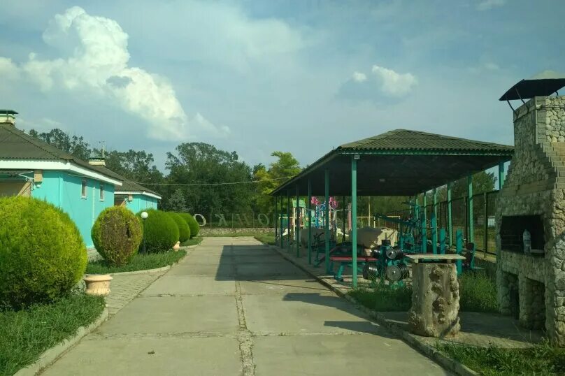 аллея дружбы, 21, п. аллея дружбы заозерное евпатория. крым евпатория заозерное аллея дружбы 61. евпатория, п. аллея дружбы евпатория.