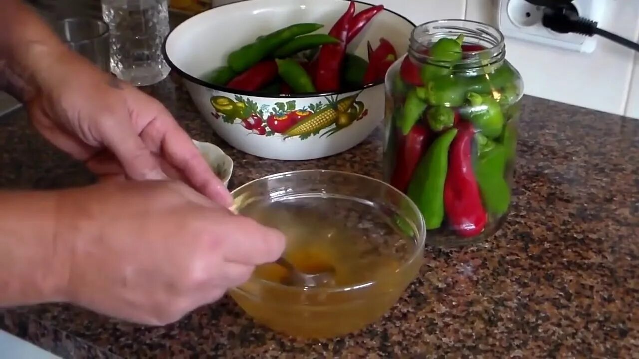 Таркинский перец. Острый перец в уксусе. Горький перец с медом на зиму. Горький перец на зиму с медом и яблочным уксусом.