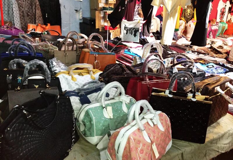 люксовые вещи и бренды. брендовые вещи. сумка с рынка. где покупать реплики. где покупать реплики.