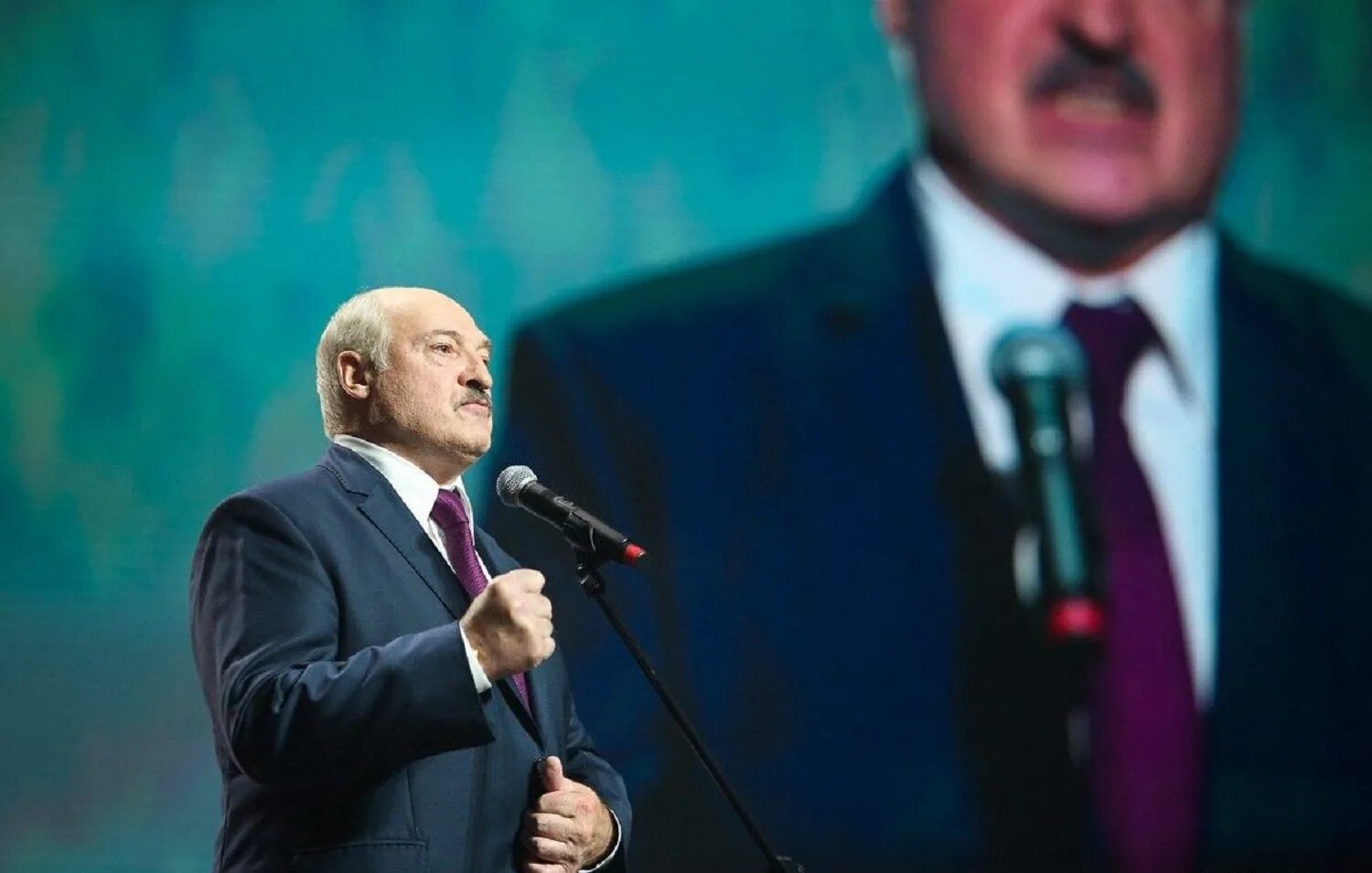 Последнее выступление лукашенко. Лукашенко выступает. выступление лукашенко. выступление лукашенко сегодня прямой эфир. лукашенко боится.