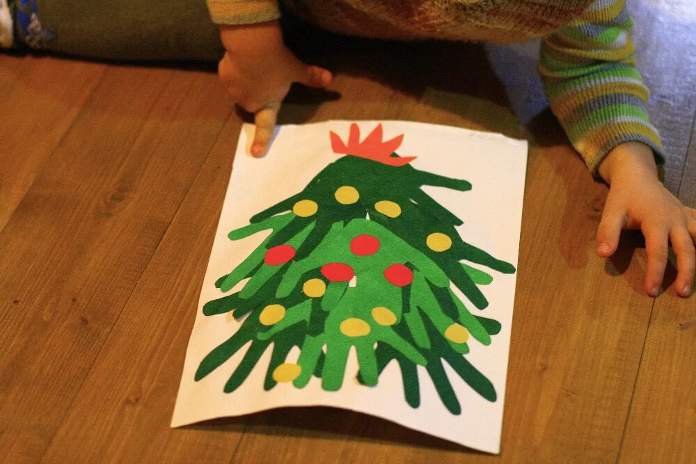 новогодние аппликации из ладошек. новогодние поделки из ладошек. новогодние поделки из ладошек. новогодние аппликации из ладошек. снеговик из ладошек.