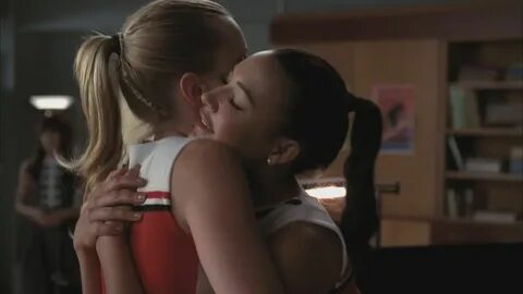 Glee Image: 3x07 - I Kissed A Girl 