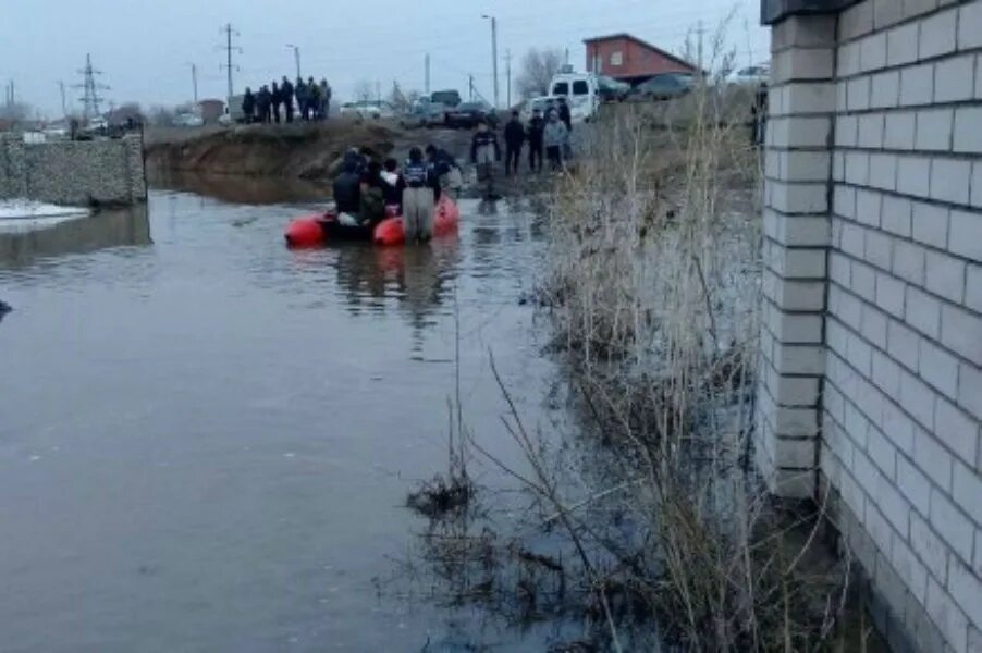 Наводнение в актюбинске. Паводок в Актюбинской области Хабда. Противопаводковая мелиорация. Противопаводковая обстановка в Ишиме. Паводок в Кобде Актюбинская область.