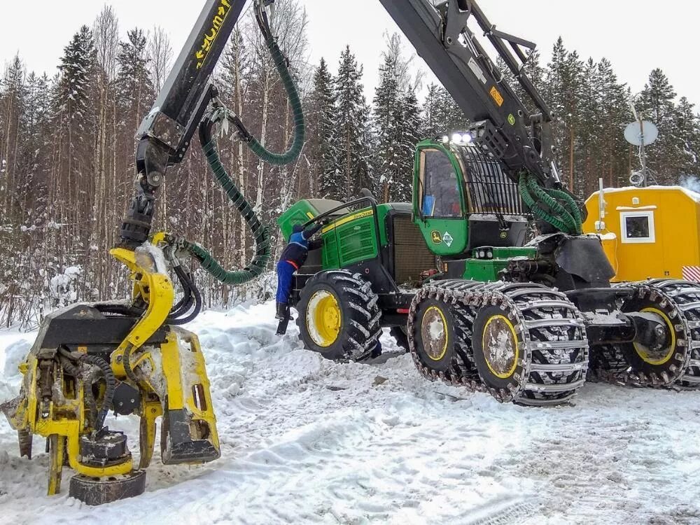 Трактор ponsse. Харвестер john deere 1910e. Форум форвардер работа. Форвардер понссе бизон. Форвардер джон дир.