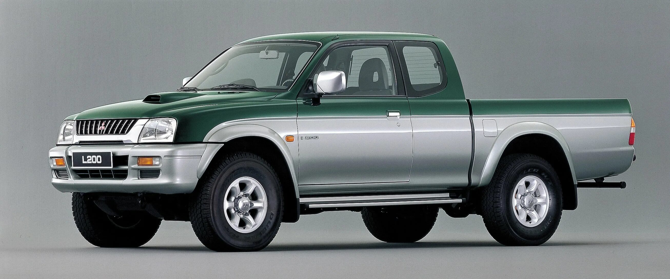 Mitsubishi l200 3 поколение. Мицубиси л200 1 поколения. Mitsubishi l200 1 поколение. Митсубиси л200 3 поколение