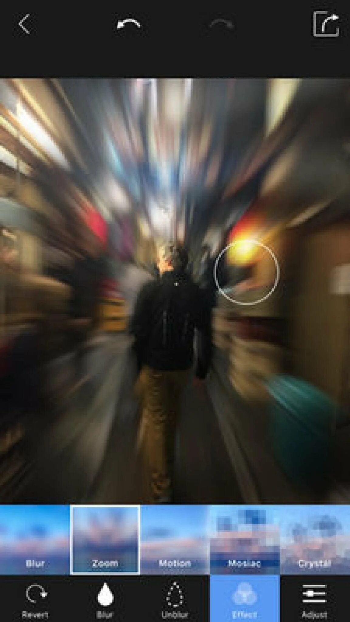 Город с размытым задним фоном. Размыть задний фон на видео айфон. Размытие айфон. Боке. Человек с боку.