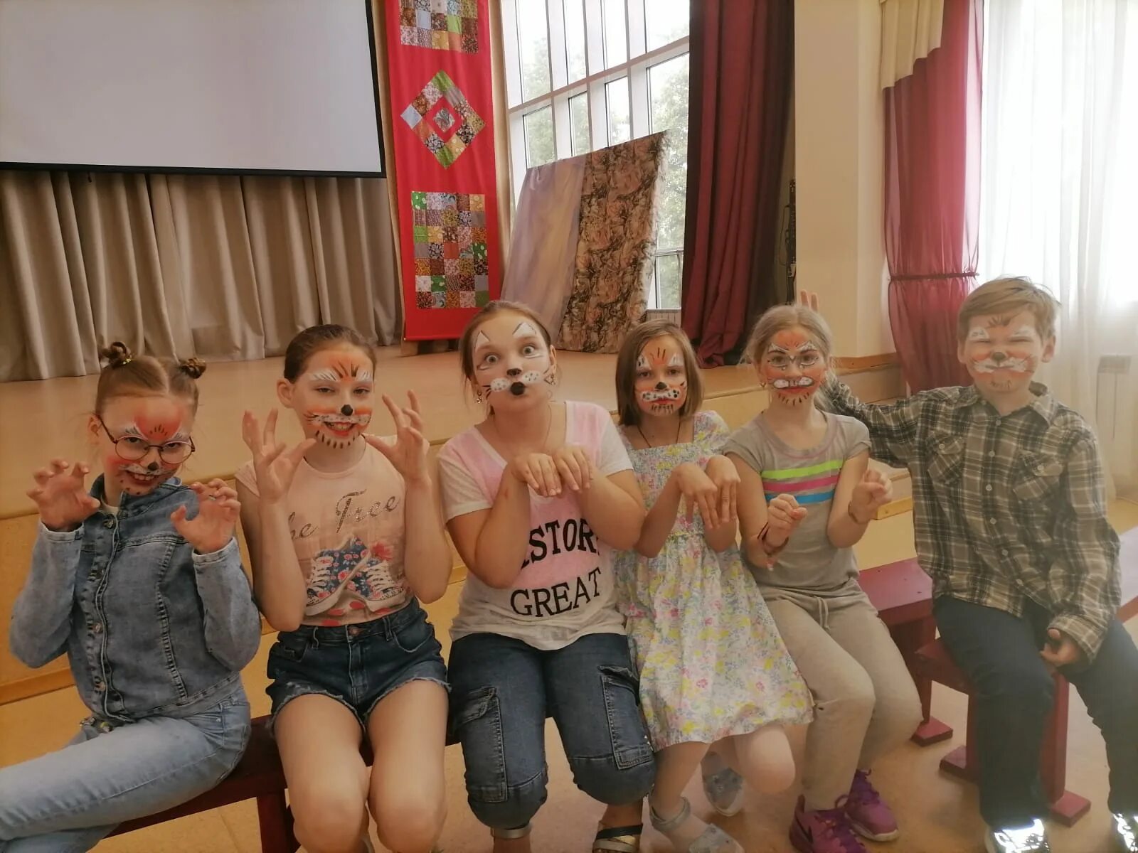 театр для детей. театральный кружок. школьный драмкружок. выступление детей в садике. театр (театральный кружок).