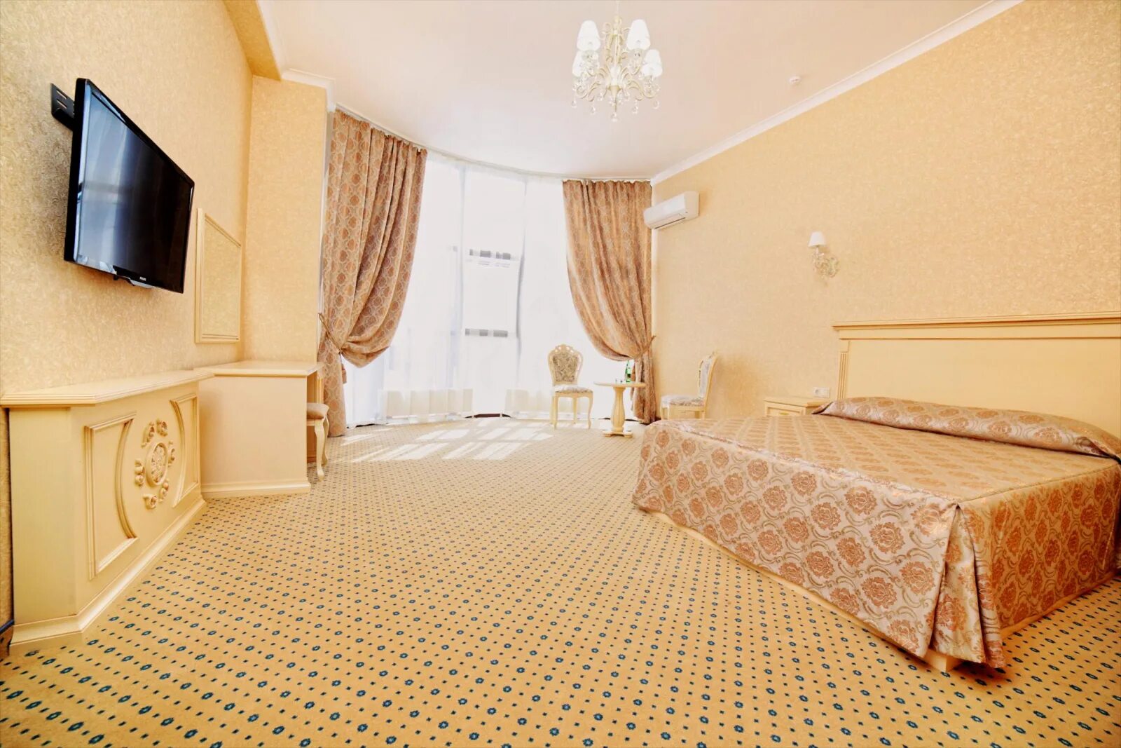 Отель резидент краснодар. Residence hotel. Темерницкая 17. Отель резидент отзывы. Резидент гостиница краснодар.