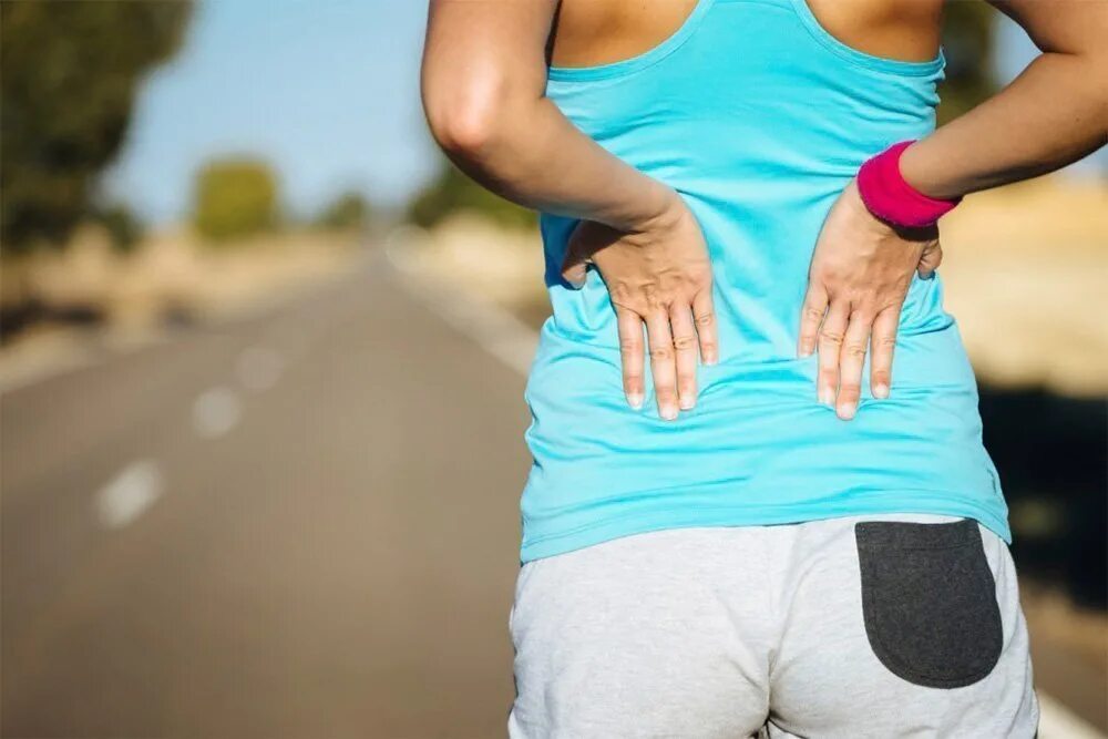 Скандинавская ходьба лфк. Межпозвоночная грыжа гимнастика бубновского. Лечебная гимнастика дикуля для позвоночника. Лечебная физкультура при гипертонии. Инвалид на костылях.