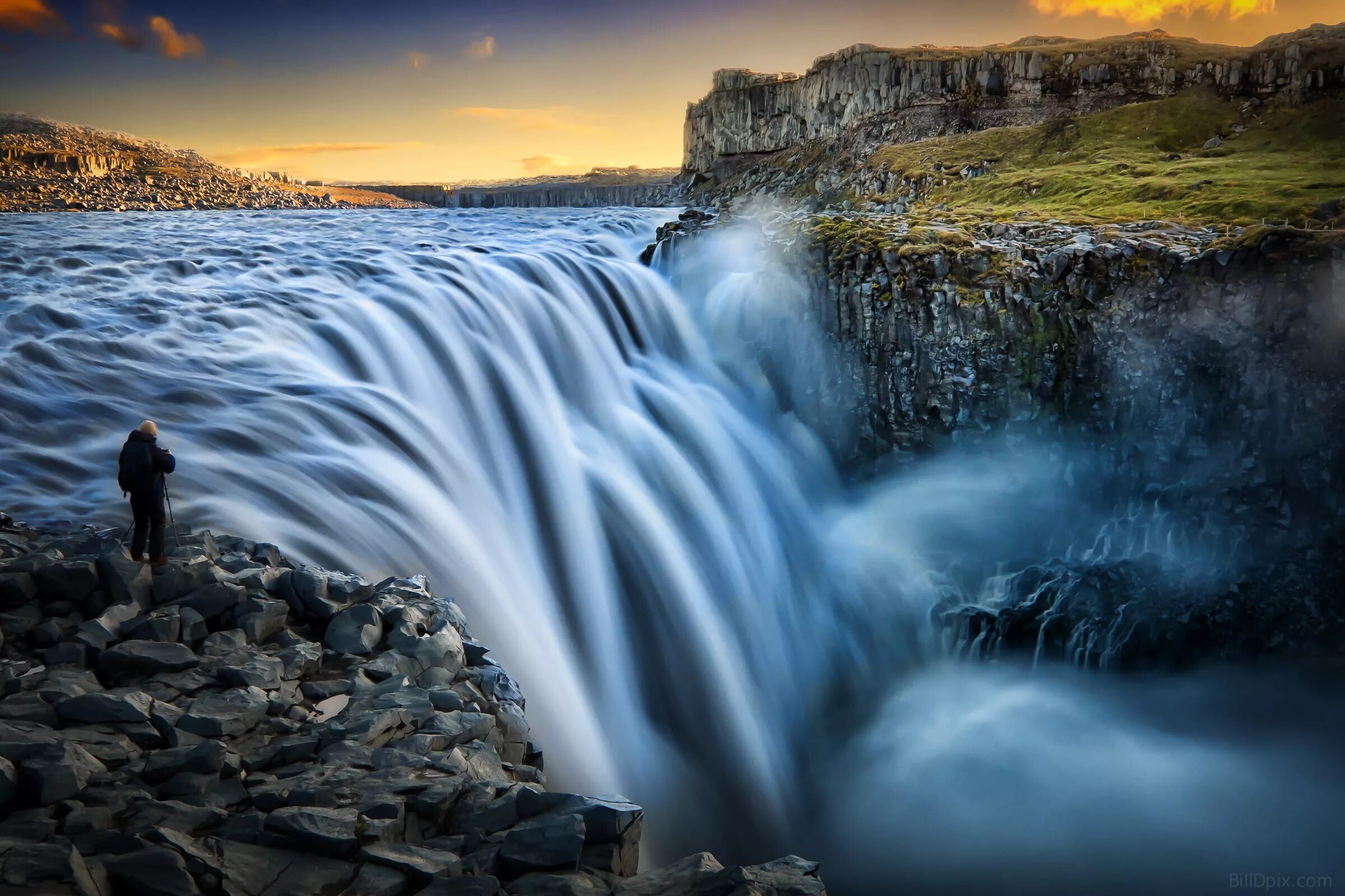 Какой самый мощный водопад. Деттифосс Исландия. Исландский водопад Деттифосс. Водопад Деттифосс (Dettifoss),. Водопад Деттифосс Исландия фото.