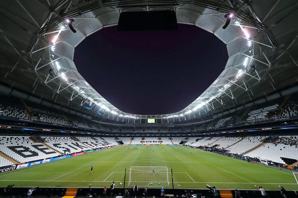 Стадион бешикташ. Водафон парк стадион. Стадион Бешикташ в Стамбуле. Vodafone Park Бешикташ Стамбул Турция футбольный стадион.