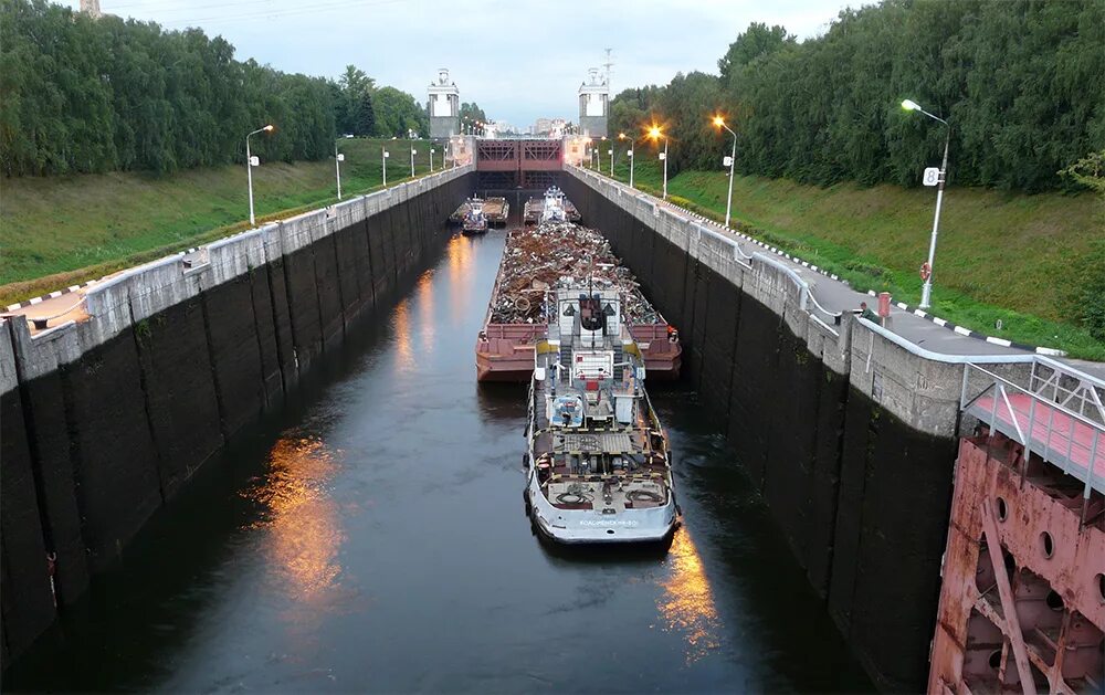 Проблема шлюза. Судоходный шлюз на Саратовской ГЭС. Судоходный шлюз Угличской ГЭС. Шлюз канала имени Москвы Покровское Стрешнево. Судоходный шлюз Новосибирской ГЭС.