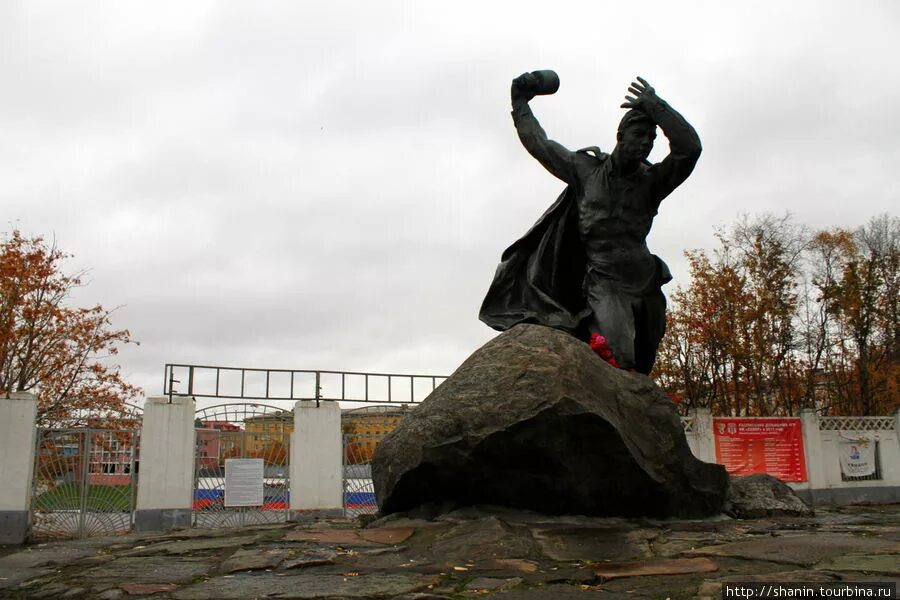 Бредова 24. Бредова 24
