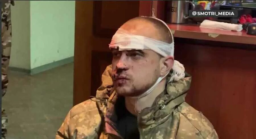 Пленные украинские женщины военнослужащие. Пленные украинские женщины военнослужащие. Пленный нужен. Пленный нужен. Российский солдат.