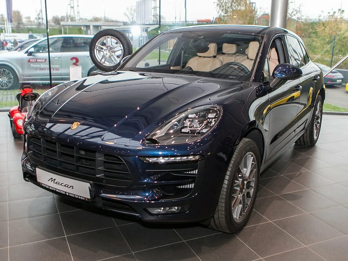 Amore 2 macan. Порше Макан 2020 синий. Порше Макан темно синий. Машина джип Porsche Macan синий. Porsche Macan s синий.