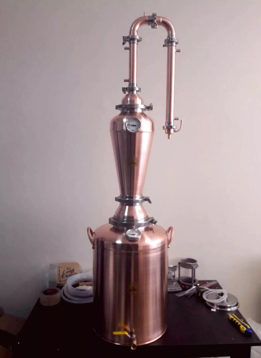 Самогонный аппарат с 3 сухопарниками. Самогонный аппарат и самогон. Самогонный аппарат новичок 14л. Самогонный аппарат домашний заготовщик. Самодельный самогонный аппарат.