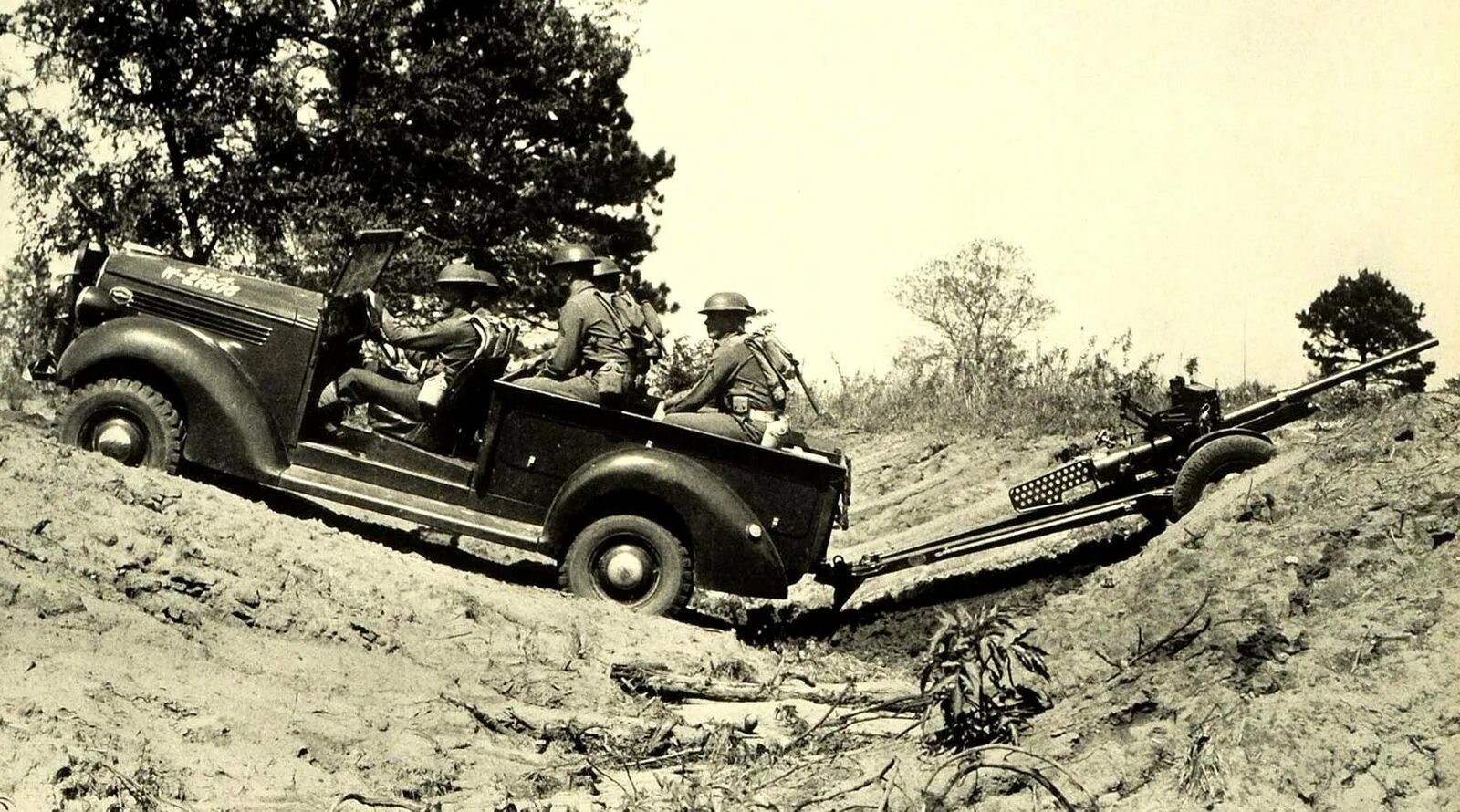 Апрель 1939 года. Ford-Marmon-Herrington ld2-4. Форд пикап 1939. ГАЗ 61. Советский джип 2 мировой войны.