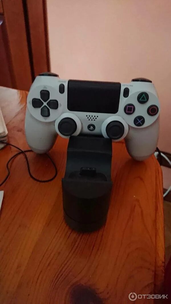 Как зарядить геймпад. Разъем на джойстике ps4. разъём ext на джойстике ps4. зарядить джойстик. зарядка геймпада ps4 от розетки.