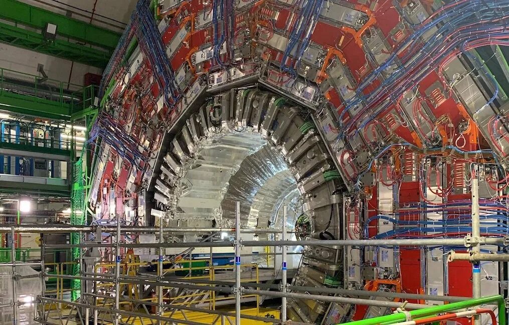 Швейцария церн коллайдер. Адронный коллайдер церн. Коллайдер 2024. Эксперименты на большом адронном коллайдере. Адронный коллайдер.