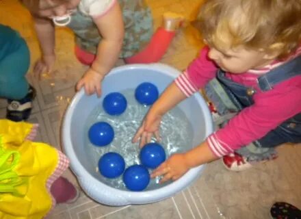 Игры с водой для малышей