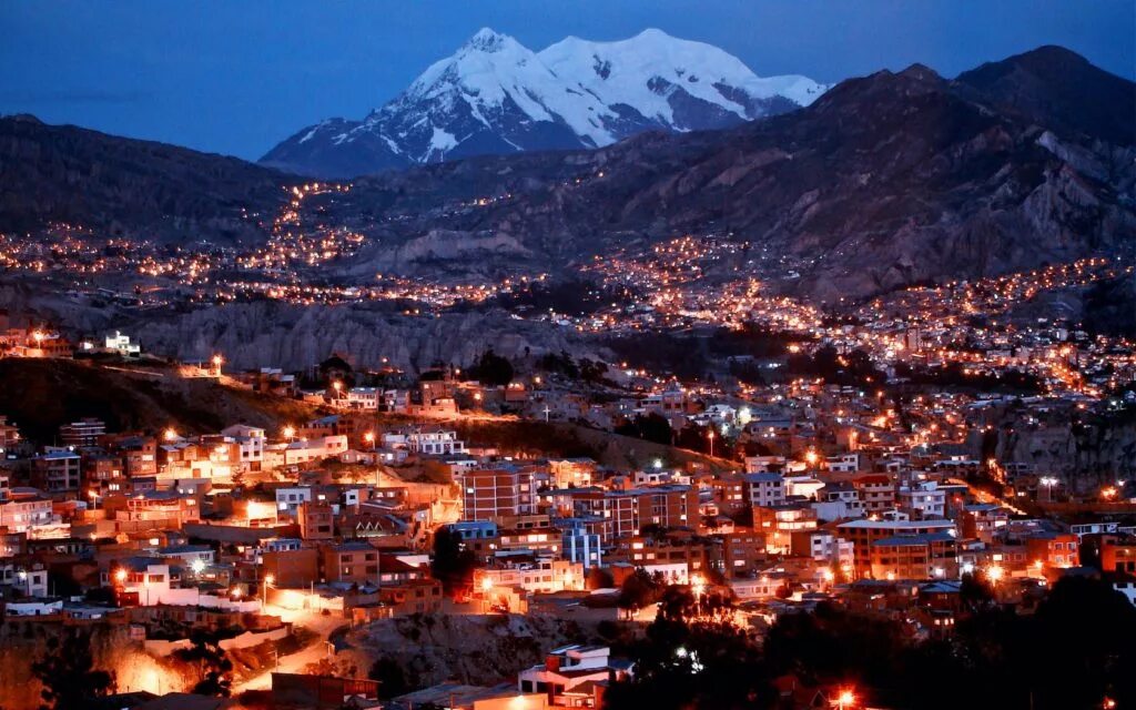 Пасет город. Ла-пас (Боливия). Ла пас город. Столица Боливии ла пас или сукре. Город la Paz Боливия.