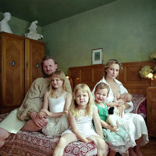 Семейное кровосмешение. Мать реал. Real amateur family. Real amateur family. Реальный домашний инцес.