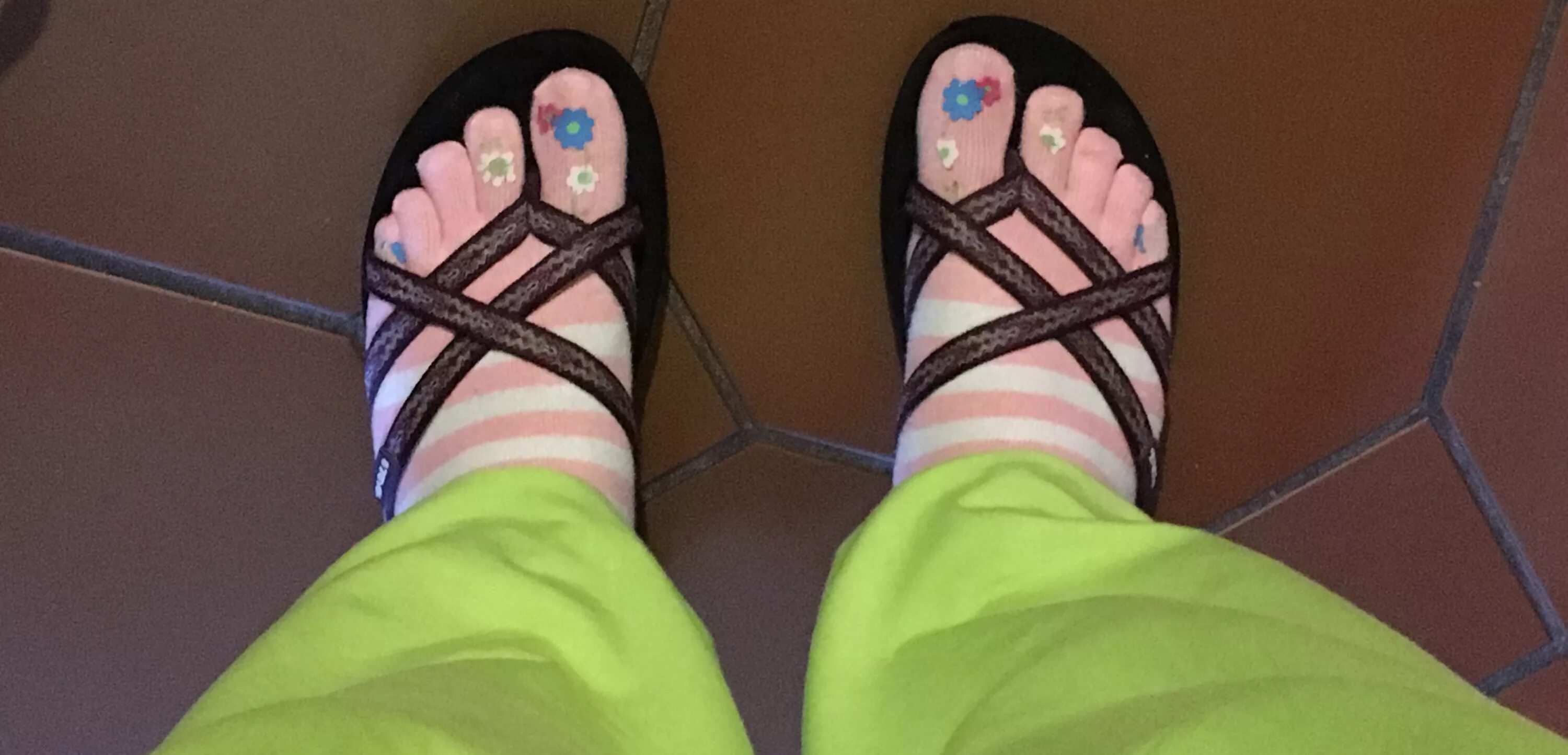 Country feet. Flip Flops with Socks. Nylon Socks with Sandals. TOESOX носки для йоги. Pair of Shoes, stubbed at the Toes.