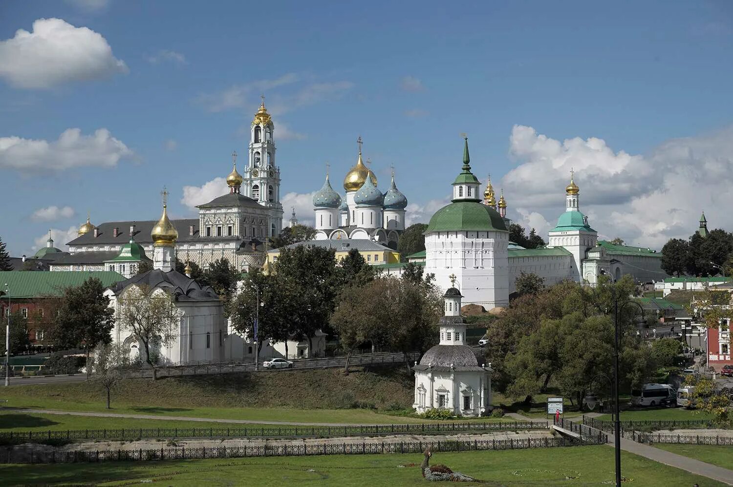 Сайт монастыря сергиев посад. Свято-Троицкая Сергиева Лавра Сергиев Посад. Свято Троицкий монастырь Сергиева Лавра. Троицкий монастырь (Троице - Сергиевой Лавра). Сергиев Посад монастырь Сергия Радонежского.