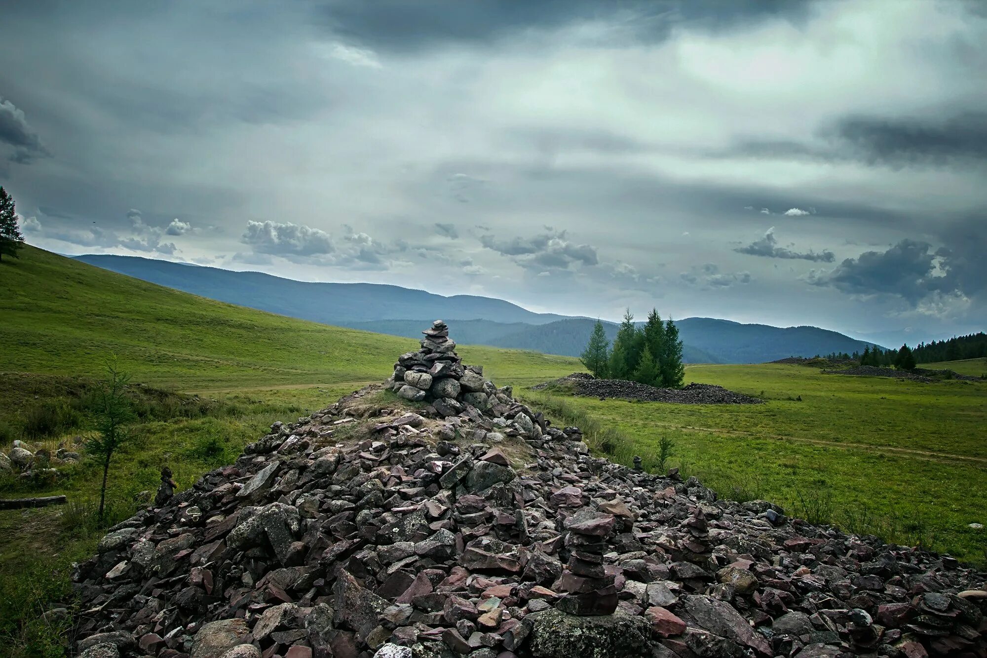 Пазырыкские Курганы в Республике Алтай. Курганы горного Алтая. Пазырыкские Курганы Улаганского района. Пазырыкские Курганы горный.