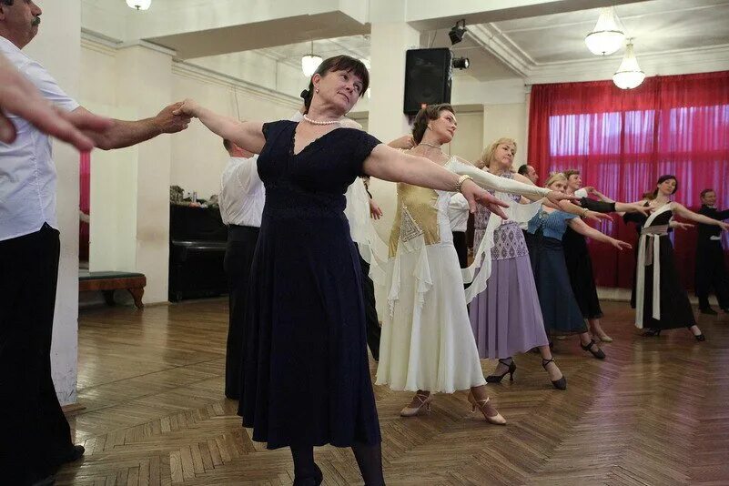 спортивные бальные танцы занятия. хобби класс бальные танцы. мария карнецких. обучение бальным танцам взрослых. обучение бальным танцам взрослых.