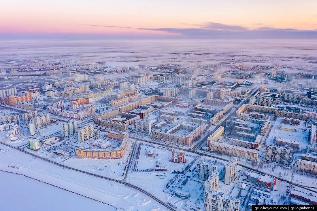 Самый северный город центральной россии. Нижневартовск. ХМАО Югра Нижневартовск. Нижневартовск город Нефтяников. Нижневартовск центр города.