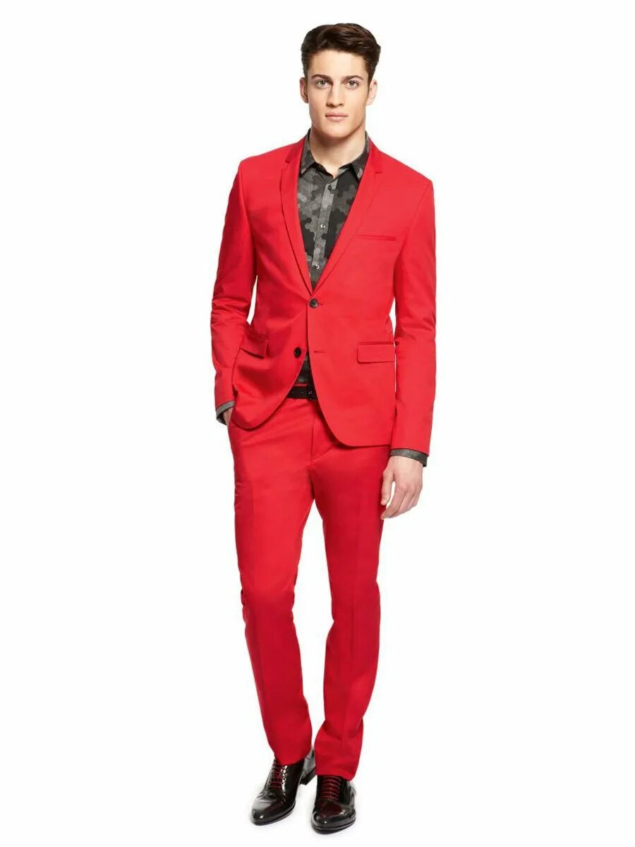 Мужчина в красном пиджаке. Красный костюм мужской классический. Человек в красном пиджаке. Красный бархатный пиджак мужской. Алый пиджак мужской.