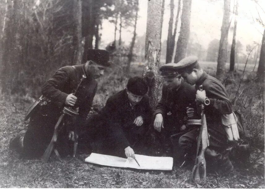 Партизаны 1941 партизаны. Белорусские партизаны 1943. Владимир епифанцев 2020. Белорусы партизаны 1941-1944. Про партизан белоруссии.