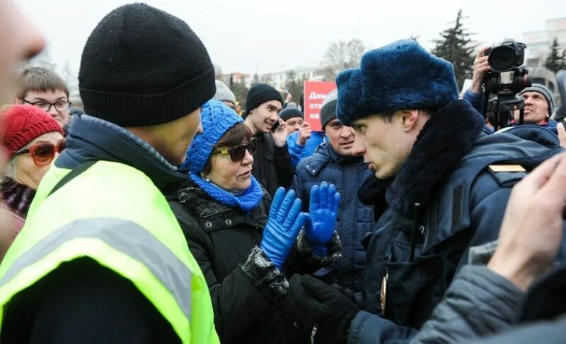 Несанкционированный митинг правонарушение. Проводить собрания, митинги и демонстрации, шествия и пикетирование в. Собрание митинг пикетирование. Собрание митинг демонстрация шествие пикетирование это. Несанкционированные массовые мероприятия.