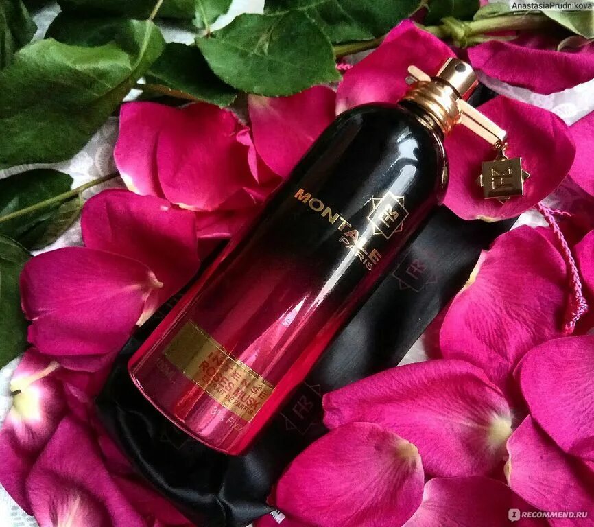 Montale intense roses. Montale Roses Musk. Монталь intense Roses Musk. Монталь Интенс Роуз МУСК.