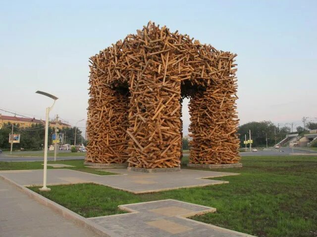 Буква п в перми из бревен фото