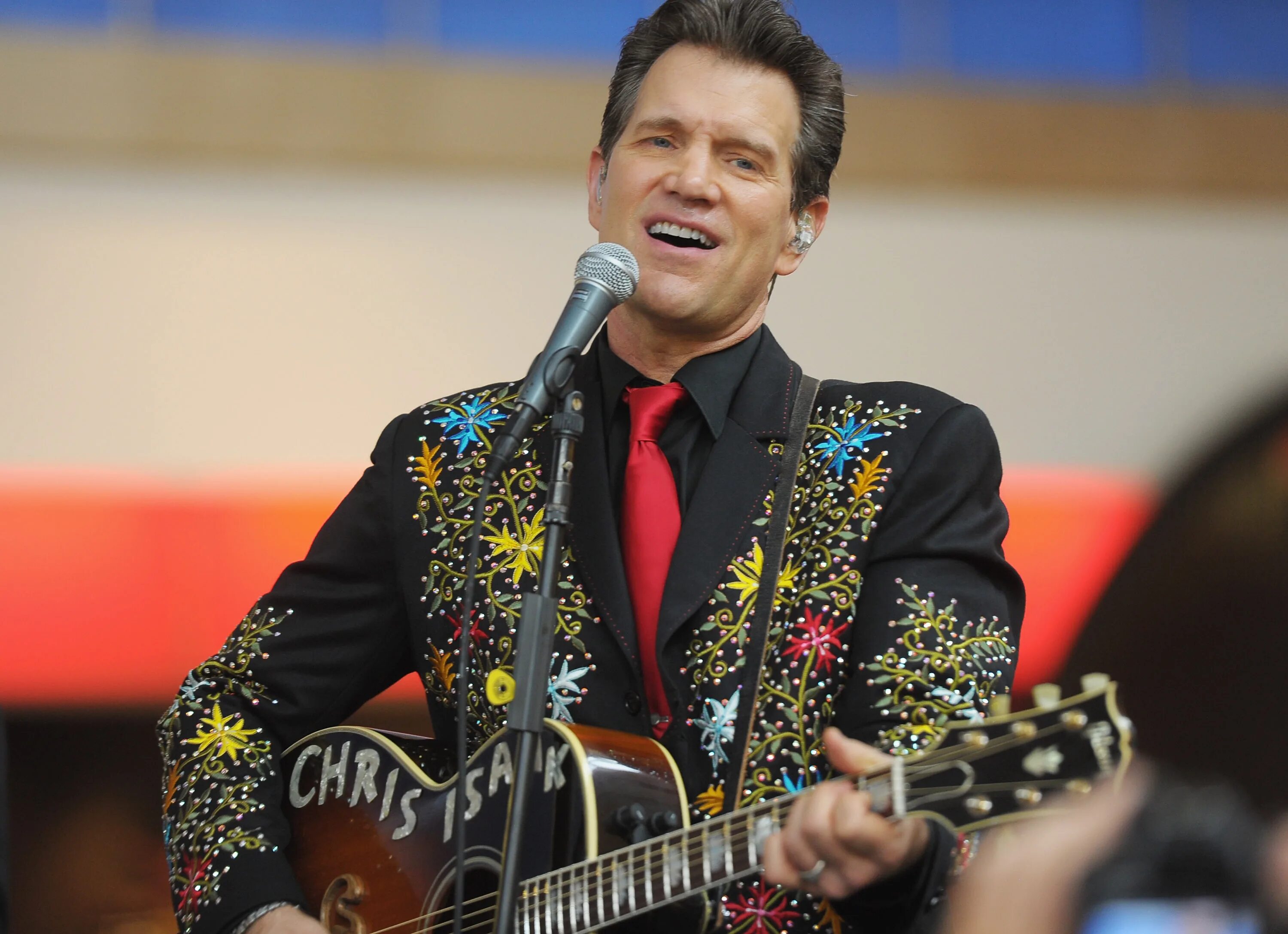 Слушать песни лучших исполнителей. Chris Isaak 2020.