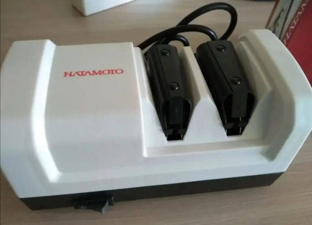 Hatamoto eds-h198. Hatamoto japan eds-h198. Электрическая точилка для ножей рейтинг лучших. Eds h198 точилка электрическая hatamoto. Электрическая точилка хатамото в сбер маркете.