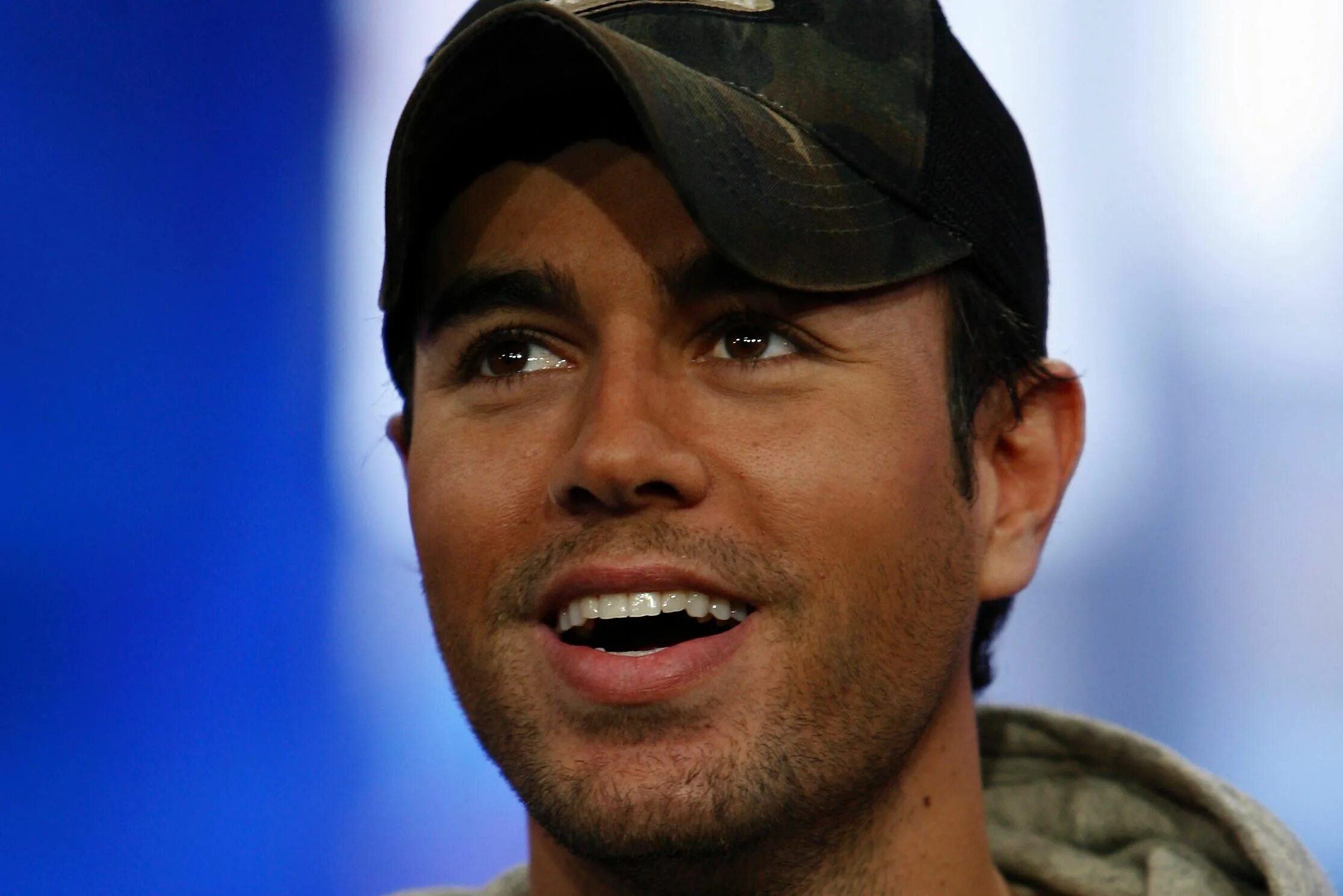 Enrique Iglesias Pens a Touching Birthday Tribute to His Mom Isabel with a Rare 