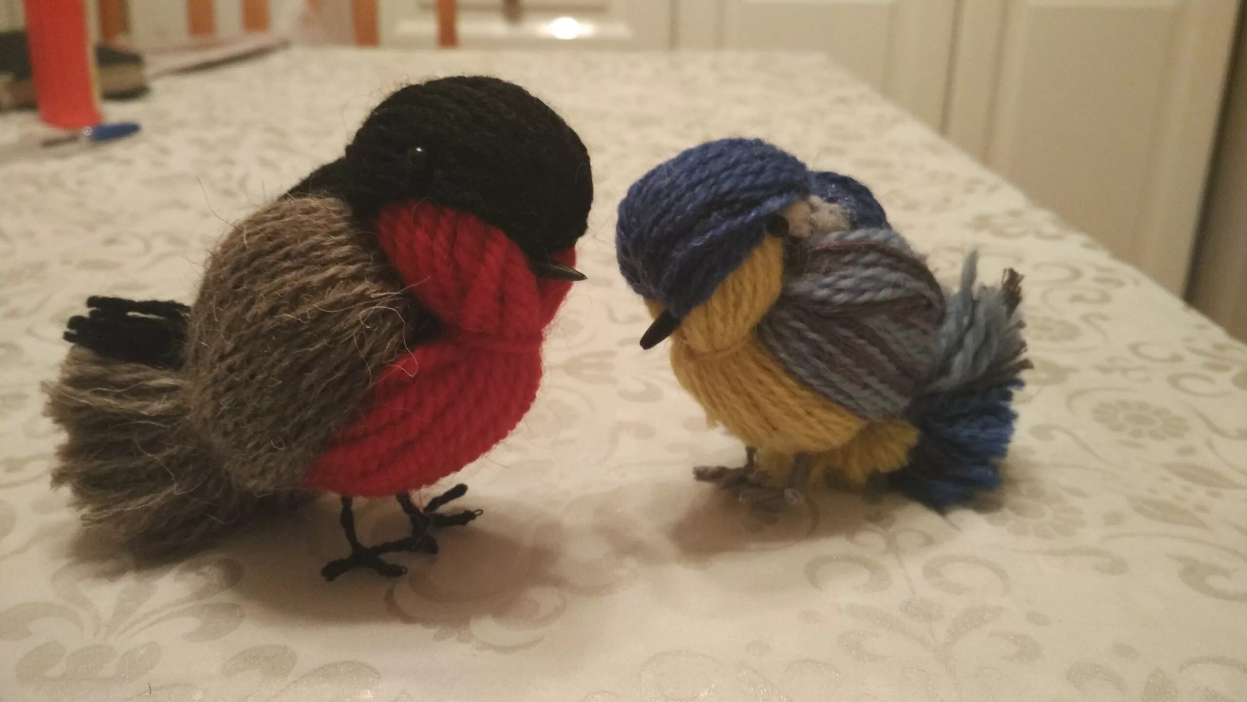 птичка из ниток. поделка птичка из ниток. птица из ниток. птичка из ниток мастер класс. игрушки из шерстяных ниток.