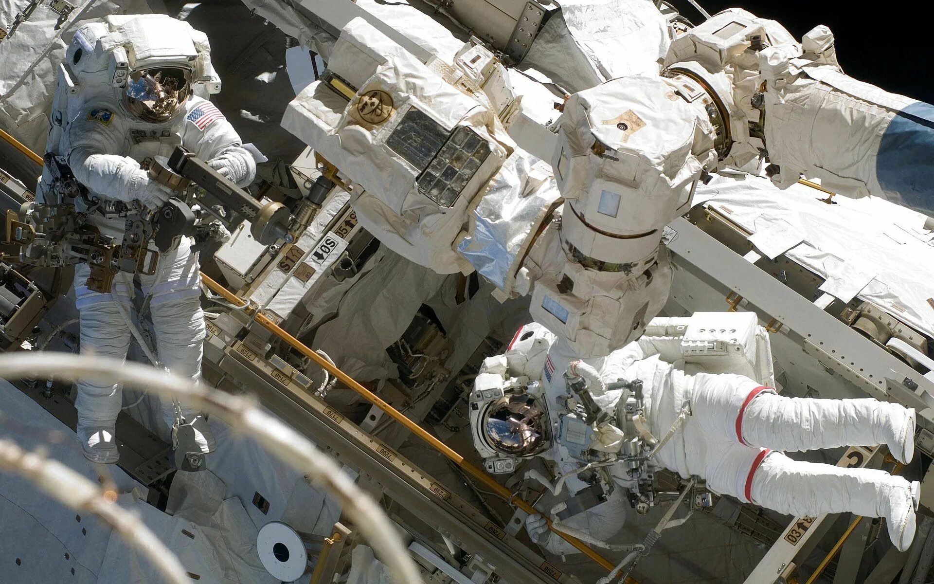 Космос NASA МКС. Современная космонавтика. Космонавт в корабле. Современные космонавты.