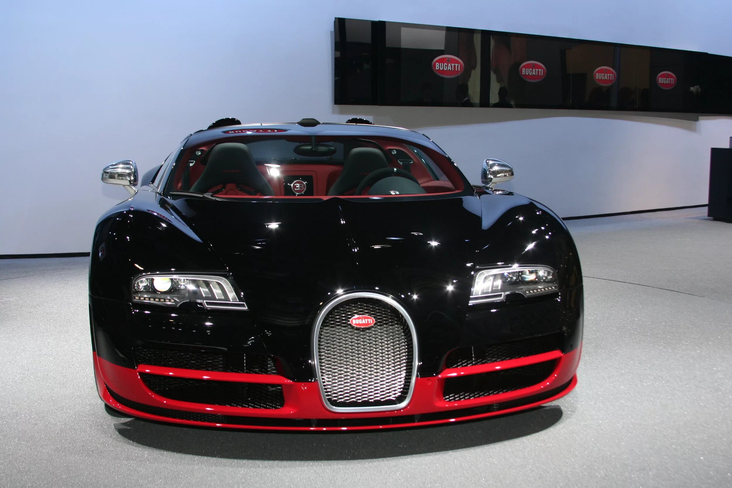 Bugatti veyron grand sport. Bugatti Veyron 16.4 Grand Sport Vitesse. Bugatti Veyron Grand Sport Vitesse. Bugatti Veyron Grand Sport Vitesse 2012. Bugatti Veyron 16.4.